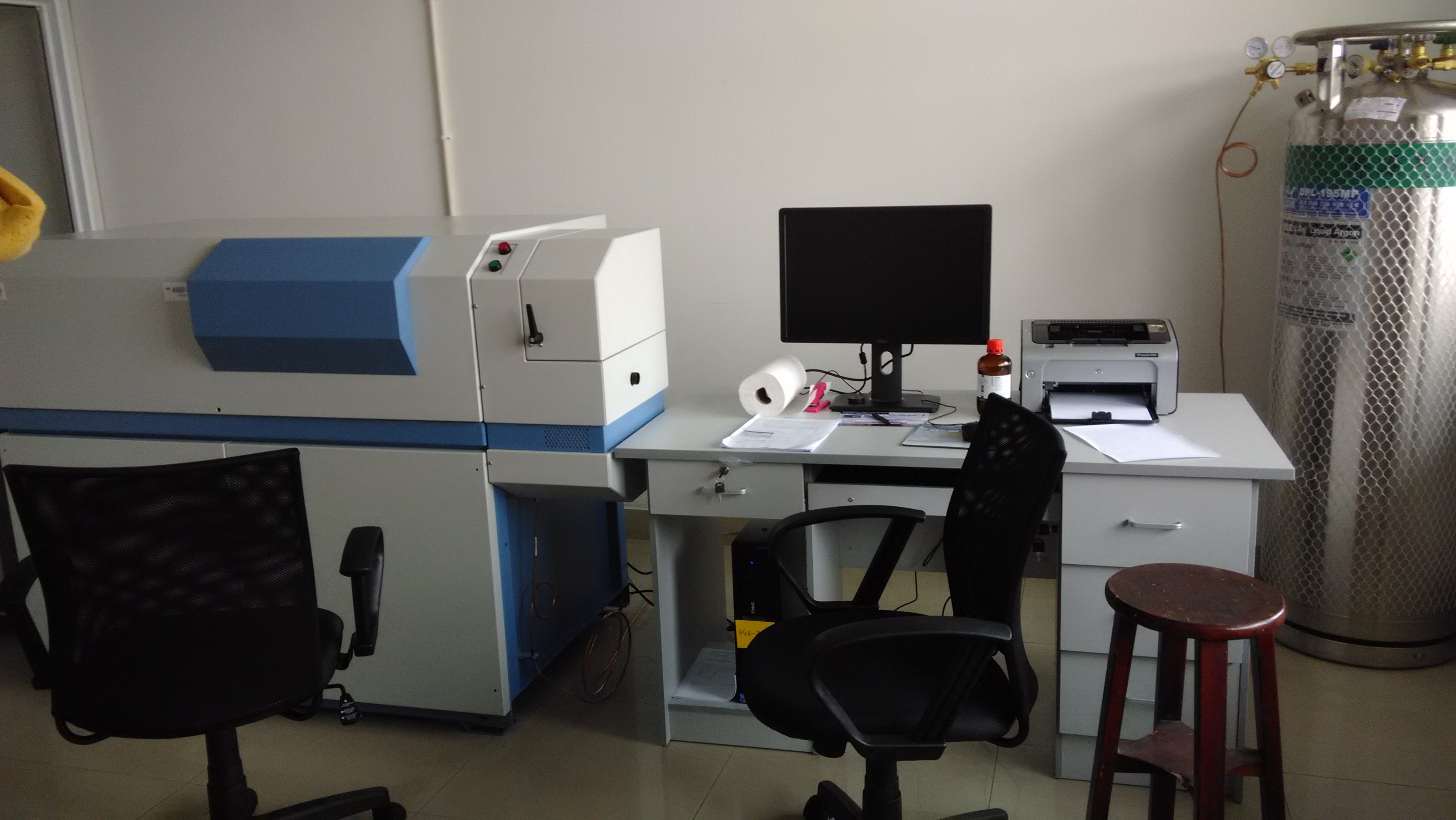 热烈祝贺我公司直读光谱仪交付使用